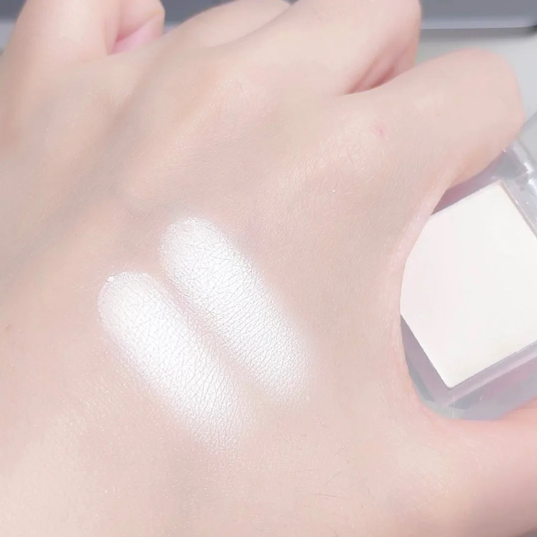 Long-Lasting Matte White and Smoky Black Eyeshadow Palette,Delicate, High-Pigment Monochrome, Contour Enhancing, for daily wear