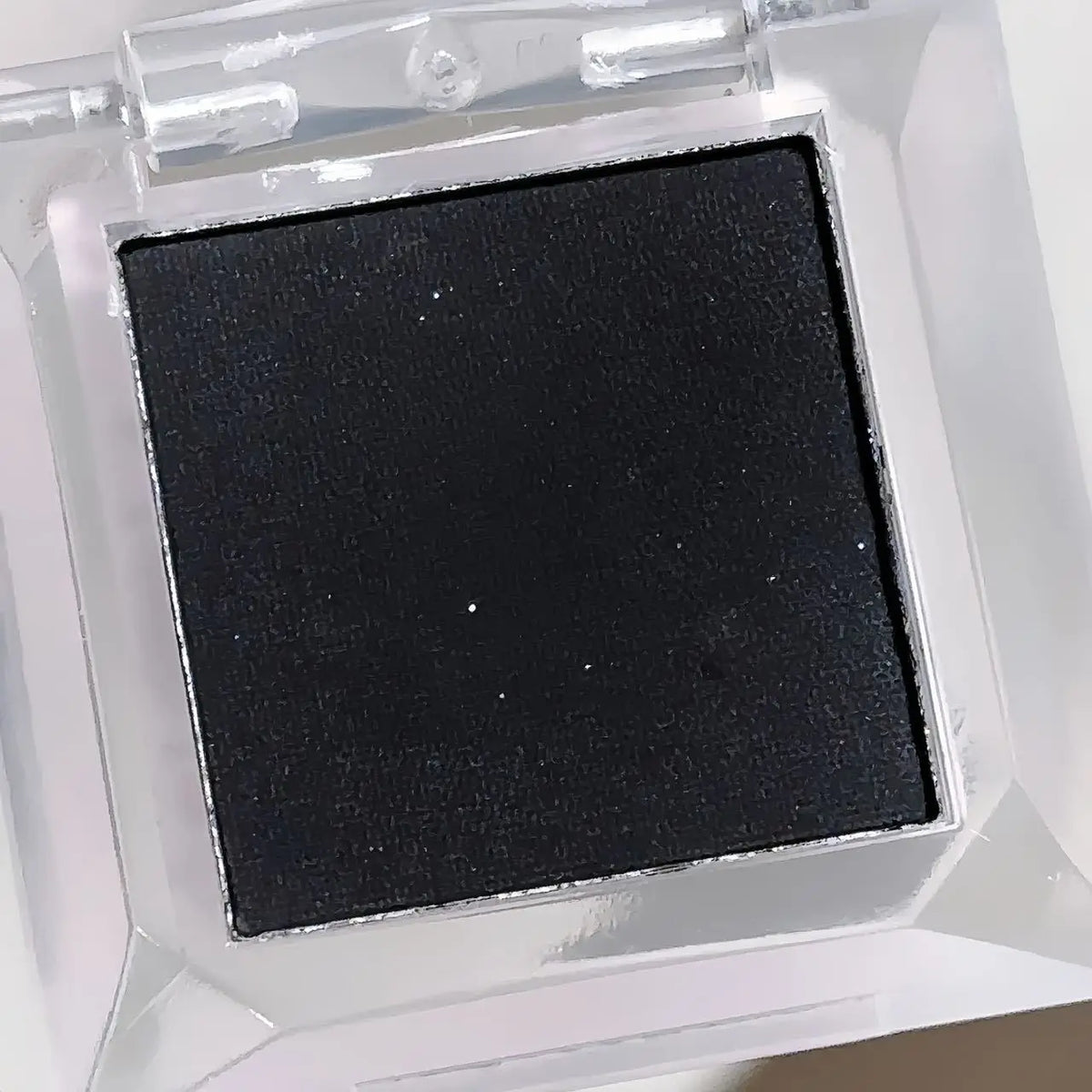 Long-Lasting Matte White and Smoky Black Eyeshadow Palette,Delicate, High-Pigment Monochrome, Contour Enhancing, for daily wear